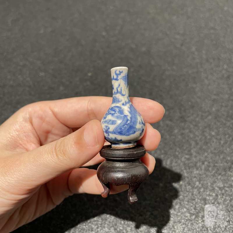 清嘉庆 浆胎青花云龙纹瓶 - 图8